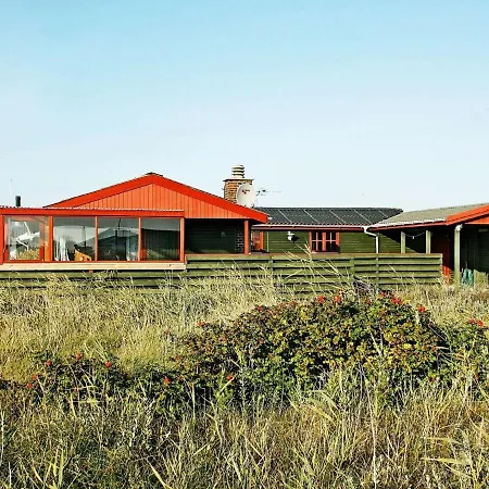 Three-bedroom In 61 Løkken