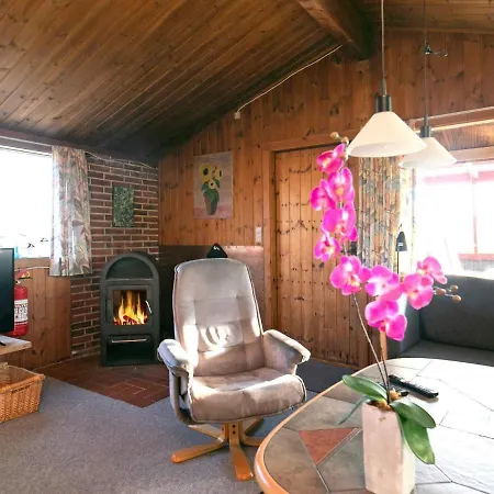 Three-bedroom In 61 Løkken
