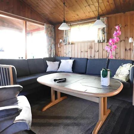 Three-bedroom In 61 Løkken